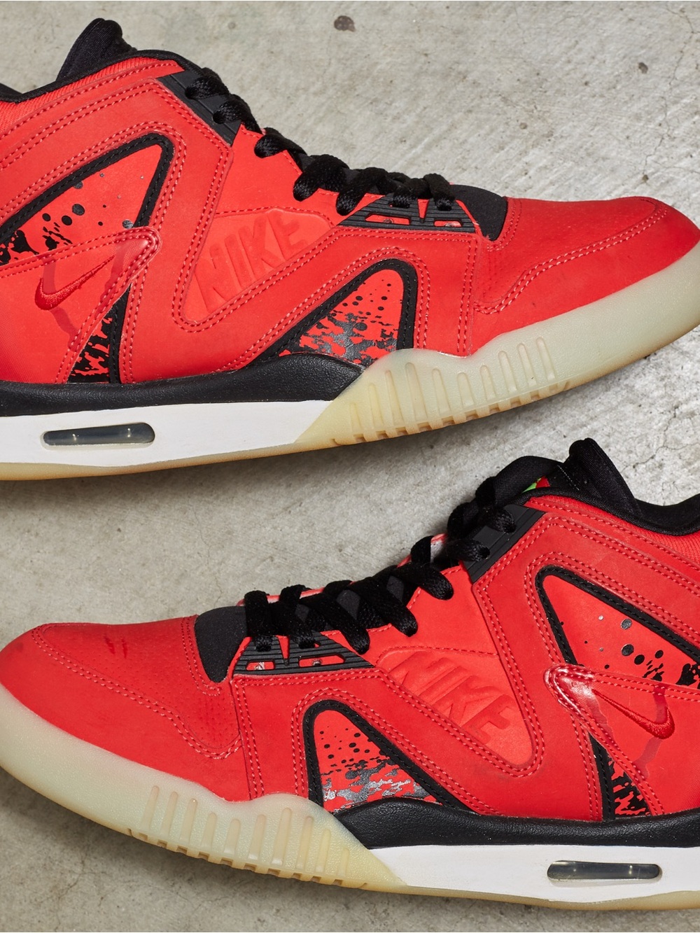 SAMPLE Nike Air Tech Challenge Hybrid ‘Challenge Red/Black/White’